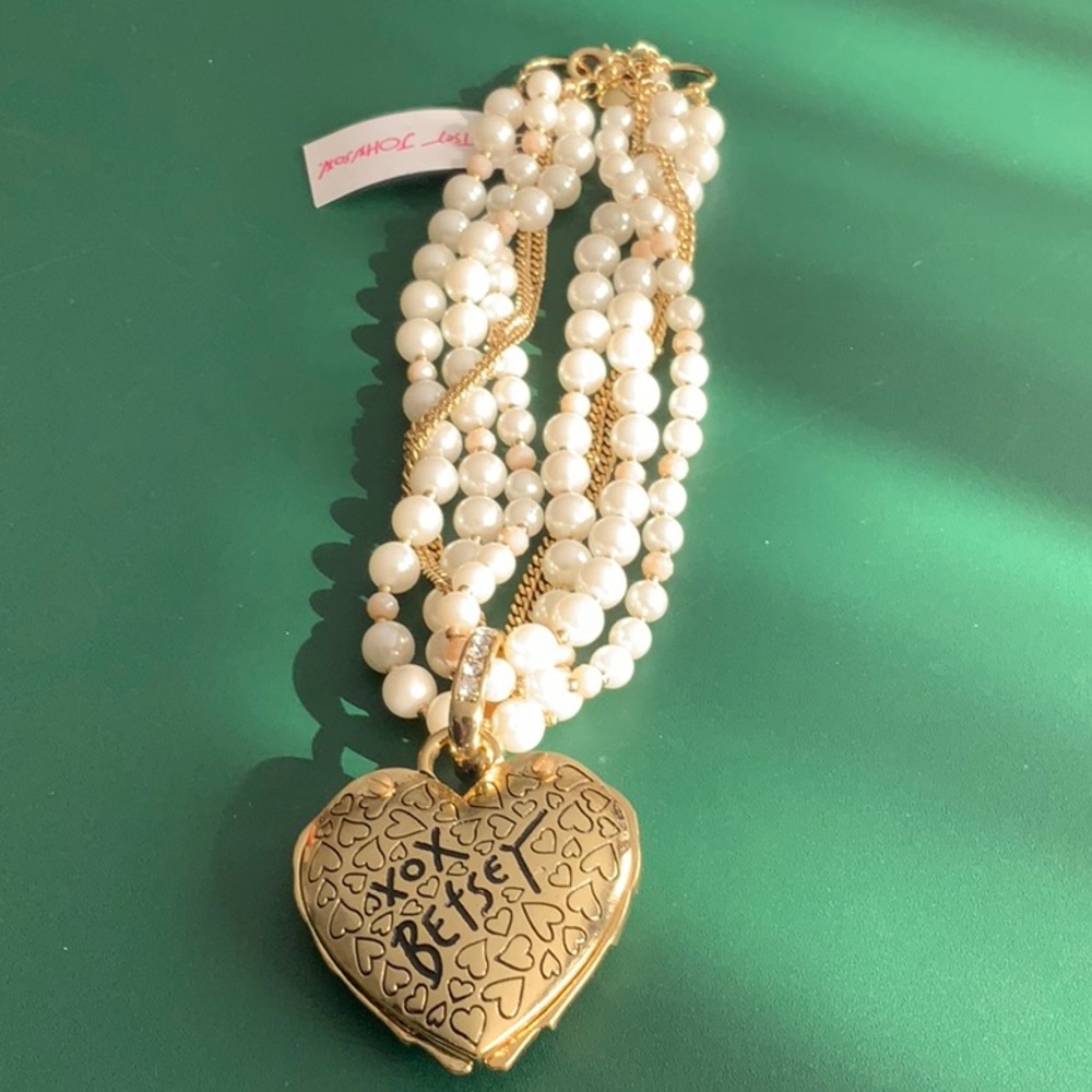 BETSEY JOHNSON Multi-Strand Pearl Necklace Wings Mirror Heart Compact Pendant - Picture 2 of 7